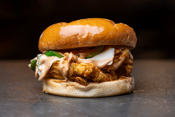 Crispy Fajita Chicken Burger كريسبي فاهيتا تشكن برغر