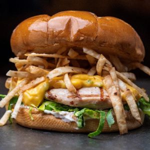 Mucho Nacho Chicken Burger موتشو ناتشو تشكن برغر