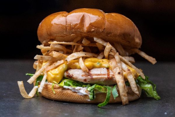 Mucho Nacho Chicken Burger موتشو ناتشو تشكن برغر