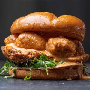 Fire Crispy Chicken Burger فاير كريسبي تشكن برغر