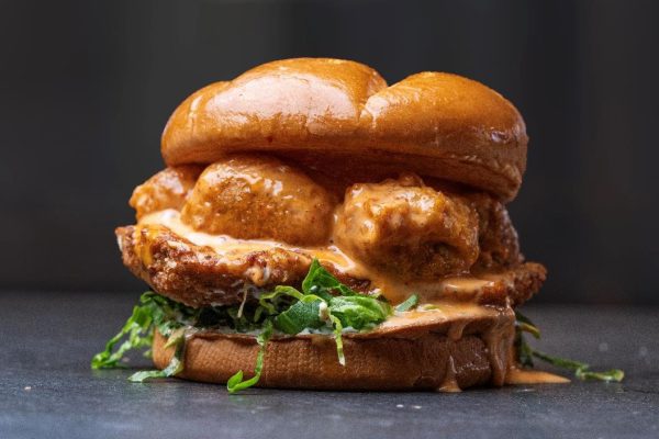 Fire Crispy Chicken Burger فاير كريسبي تشكن برغر