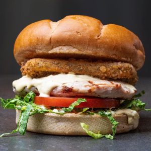 Chicken & Mozzarella Burger تشكن & موزاريلا برغر